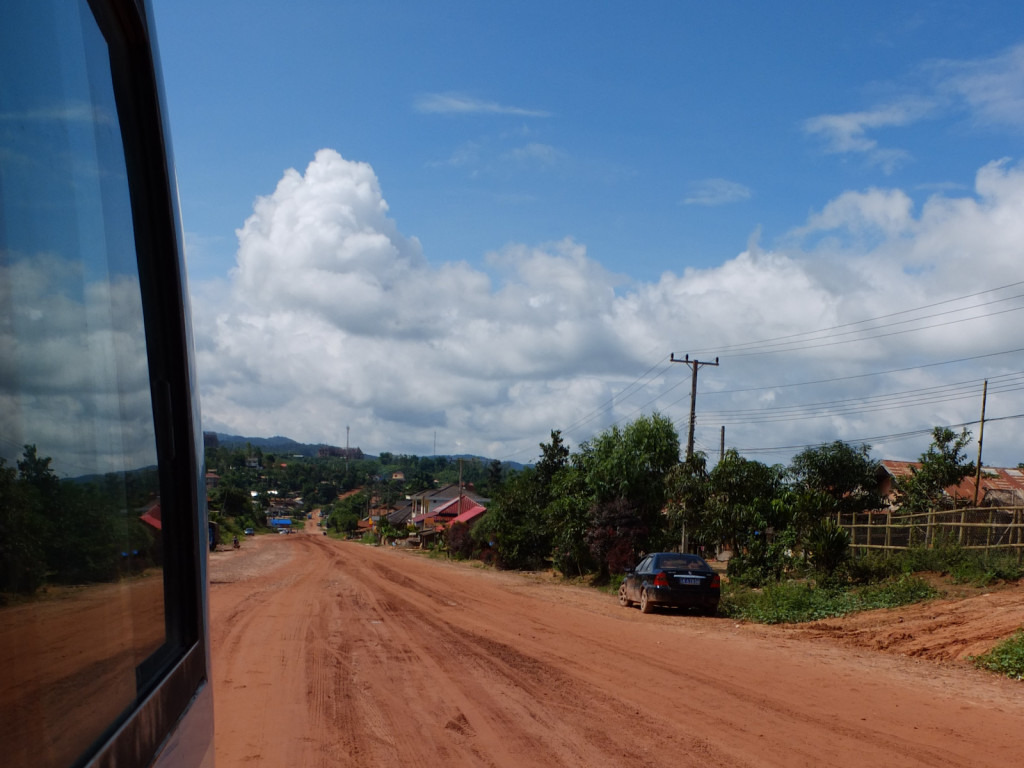 At Phongsaly, we decided to head north to cross the border with China at Lantui crossing in the northern tip of Lao. We had read it should be open and they also said so in a local tourist office. The roads appeared not to be in the best condition.
